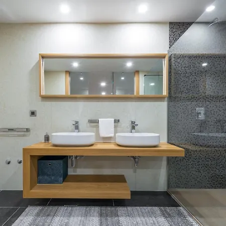 Dazzling Lozica 5 Bedrooms Pasija Steam Private Plateau Дубровник
