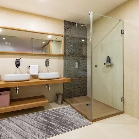 Вилла Dazzling Lozica 5 Bedrooms Pasija Steam Private Plateau