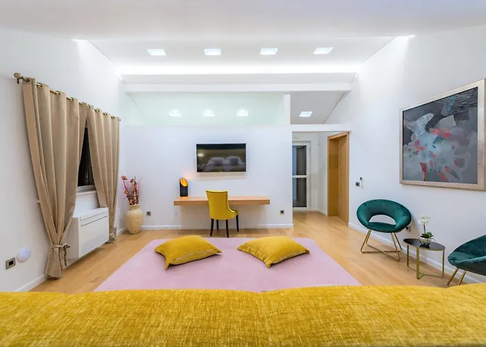 Dazzling Lozica 5 Bedrooms Pasija Steam Villa